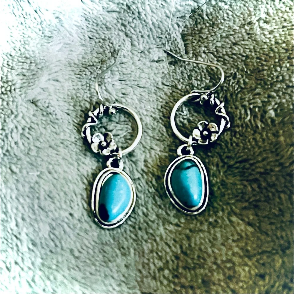 New Handmade Sterling Silver Natural Turquoise Floral Daisy Vine Wrap Earrings